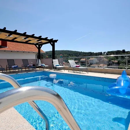 Brand New Luxury Villaroof Pool Avbl In Season Holiday home *