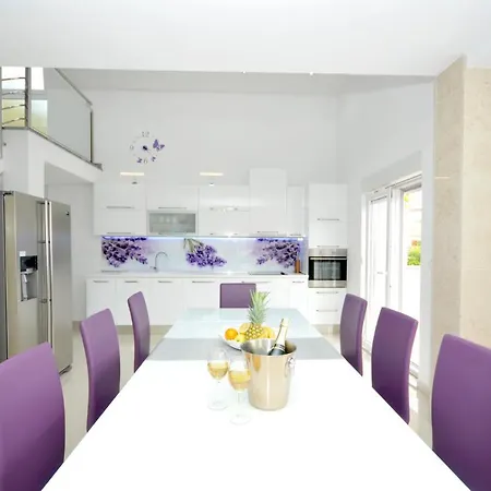 Holiday home Brand New Luxury Villaroof Pool Avbl In Season