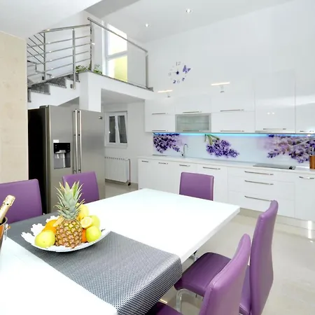 Brand New Luxury Villaroof Pool Avbl In Season Holiday home *