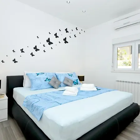 Brand New Luxury Villaroof Pool Avbl In Season Holiday home *