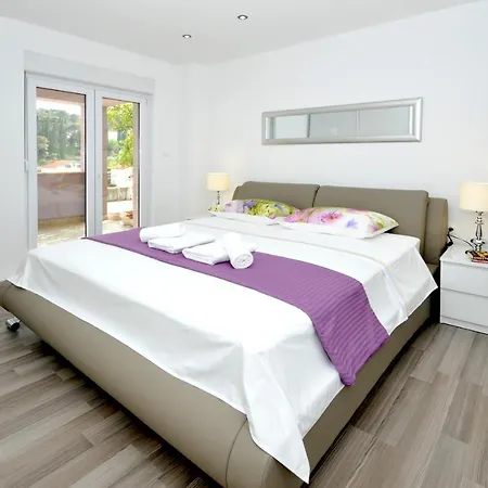 Holiday home Brand New Luxury Villaroof Pool Avbl In Season